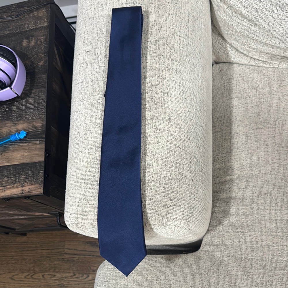 Elegant Michael Kors Navy Blue Tie